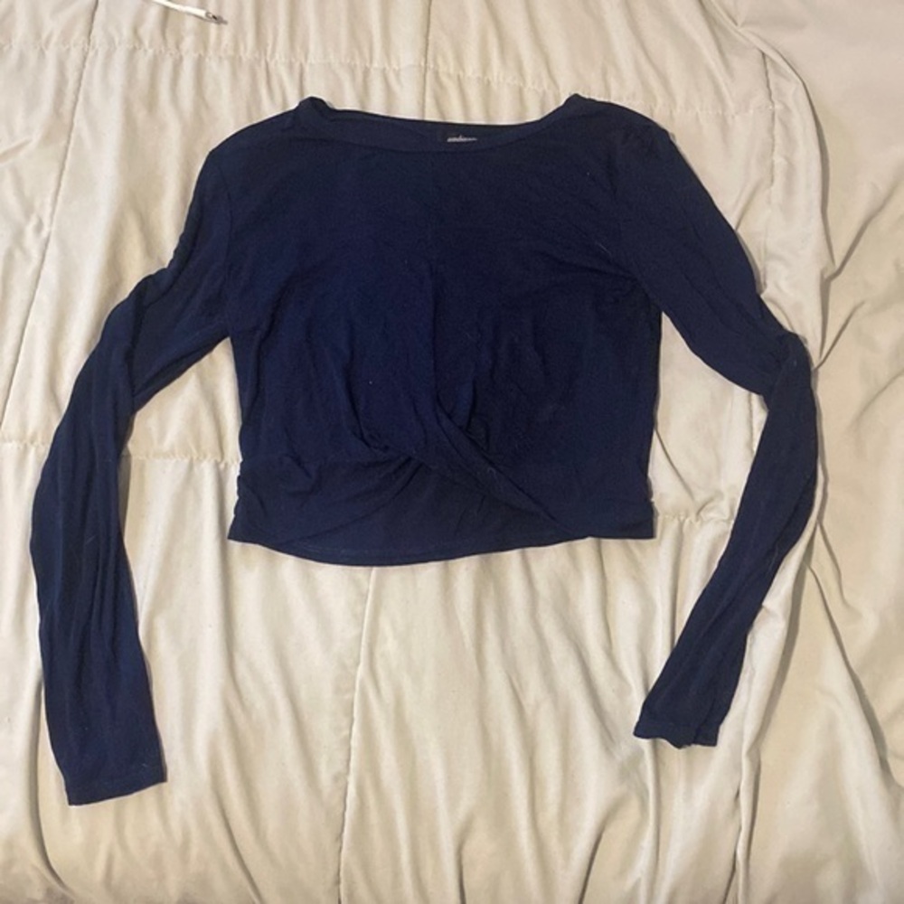 Ambience long sleeve crop top // size M